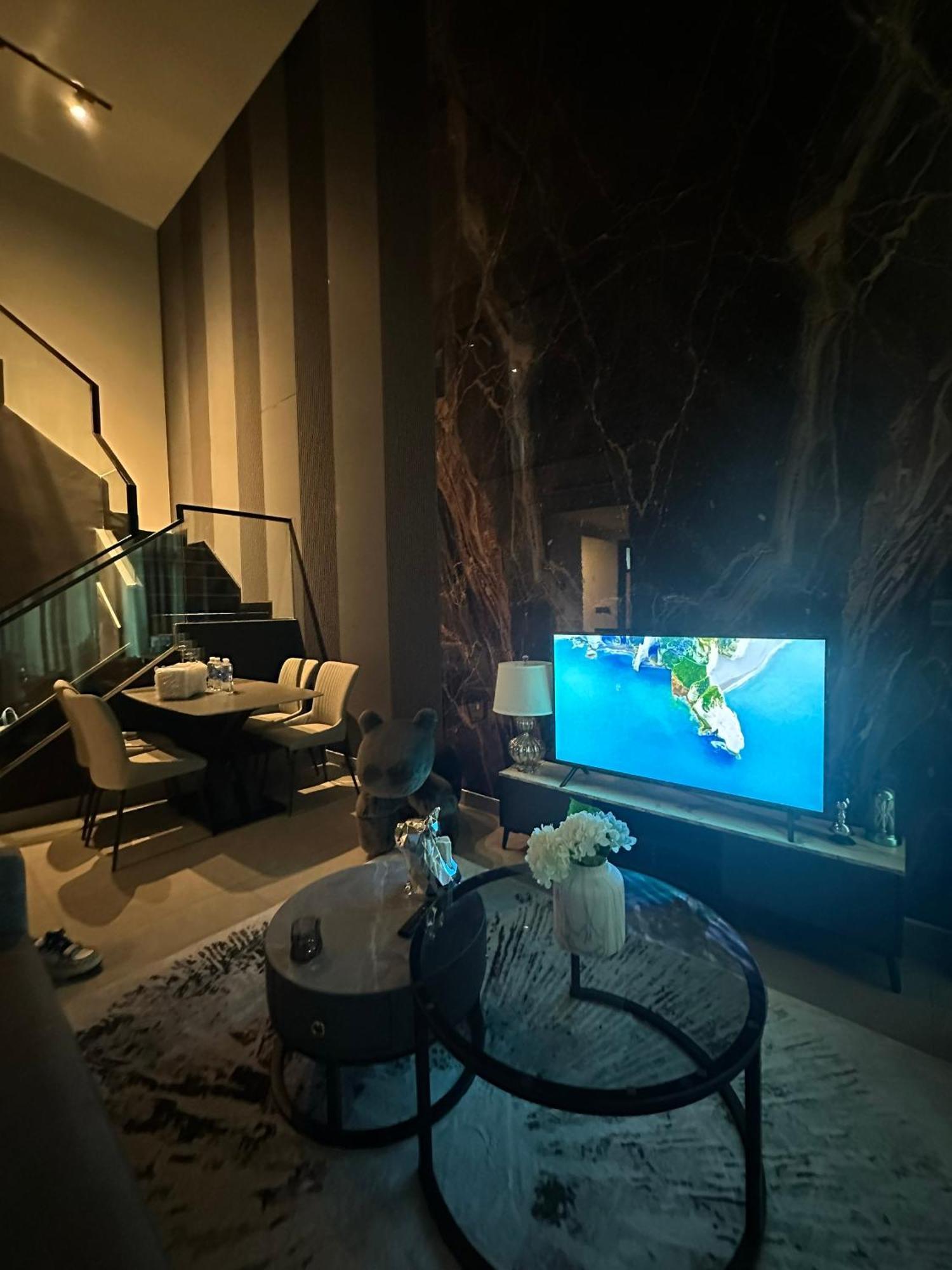 Feliz Luxurry Duplex Apartment Saigon Хошимин Экстерьер фото