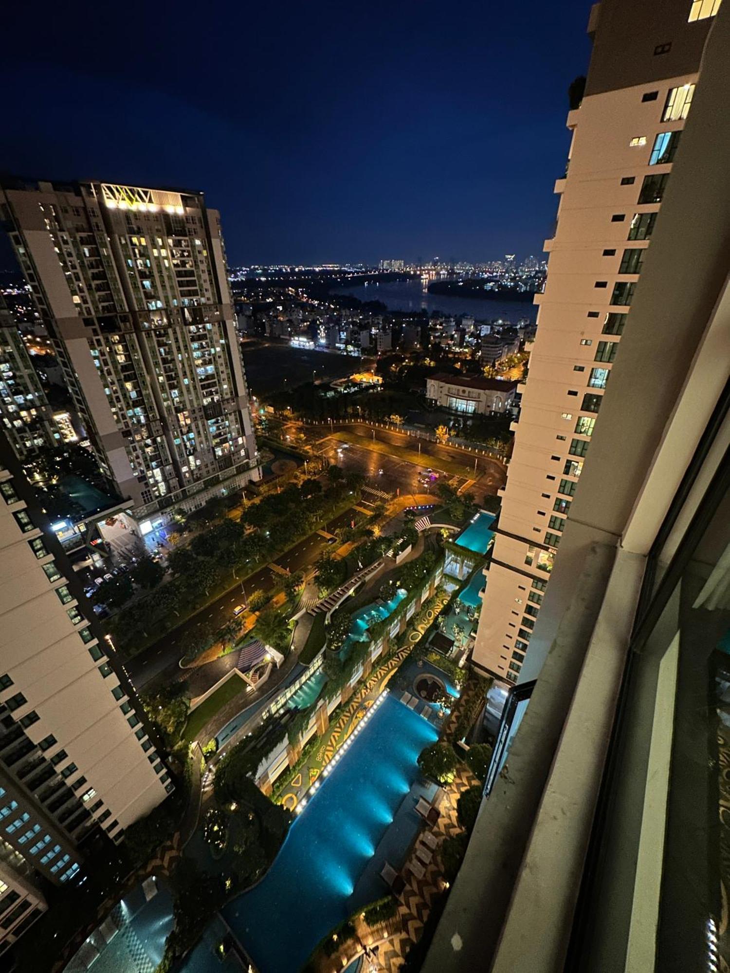 Feliz Luxurry Duplex Apartment Saigon Хошимин Экстерьер фото