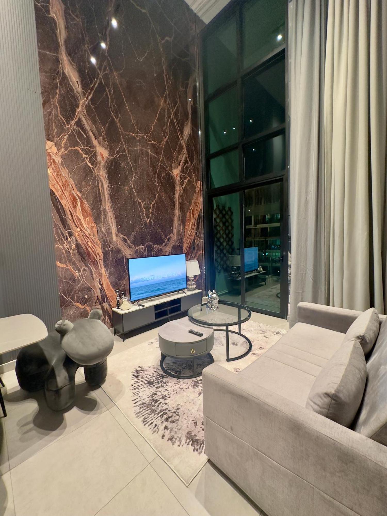 Feliz Luxurry Duplex Apartment Saigon Хошимин Экстерьер фото